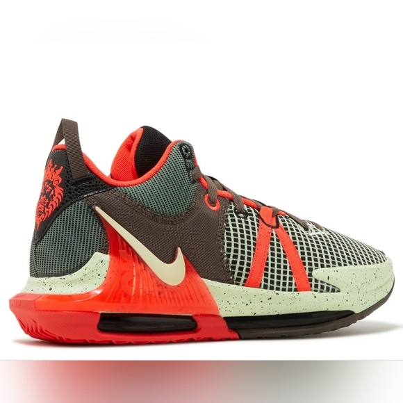 Nike Men LeBron Witness 7 Black/Bright Crimson Alligator Basketball Shoes Size12 - Picture 6 of 7